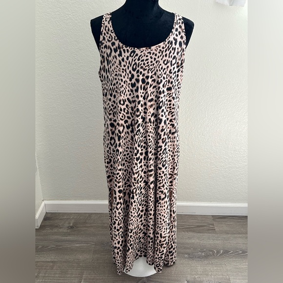 Victoria’s Secret Leopard Print Maxi Dress - Picture 1 of 7